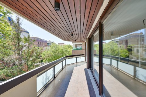 Купить квартиру в Барселона, Испания с 5 спален, 255м², № 1287 - фото 2