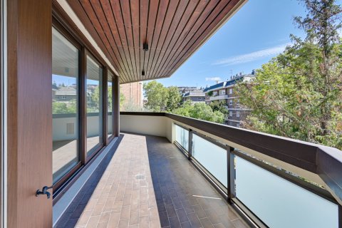 Купить квартиру в Барселона, Испания с 5 спален, 255м², № 1287 - фото 3