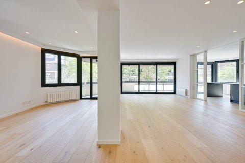 Купить квартиру в Барселона, Испания с 5 спален, 255м², № 1287 - фото 7