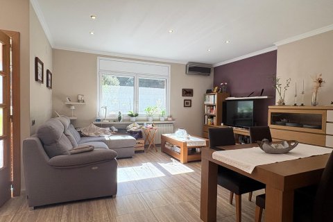 Villa de 3 dormitorios en venta en Barcelona, Cataluña, Spain № 1288 - foto 8