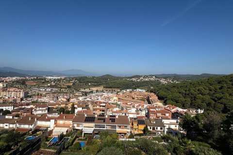 Villa de 3 dormitorios en venta en Barcelona, Cataluña, Spain № 1288 - foto 4