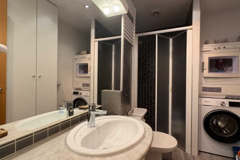 Villa de 3 dormitorios en venta en Barcelona, Cataluña, Spain № 1288 - foto 23