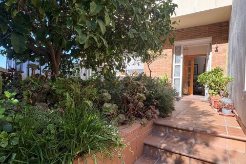 Villa de 3 dormitorios en venta en Barcelona, Cataluña, Spain № 1288 - foto 16