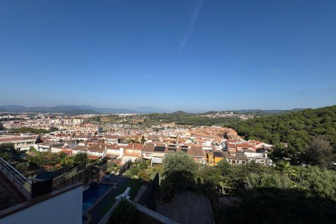 Villa de 3 dormitorios en venta en Barcelona, Cataluña, Spain № 1288 - foto 18