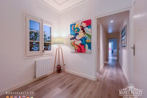 Купить квартиру в Барселона, Испания с 3 спальни, 123м², № 966 - фото 15