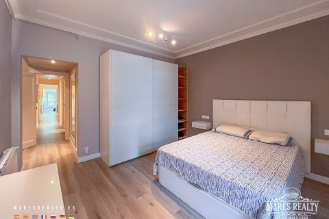 Купить квартиру в Барселона, Испания с 3 спальни, 123м², № 966 - фото 9