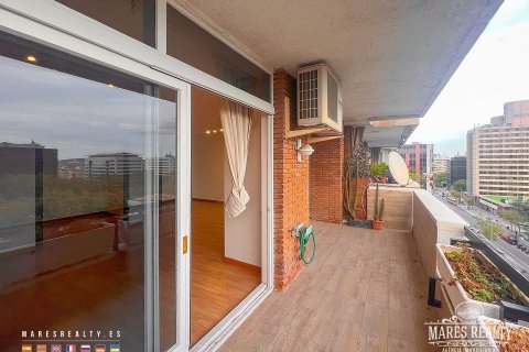 Купить квартиру в Барселона, Испания с 4 спальни, 140м², № 965 - фото 19