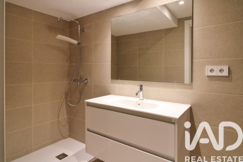 3 bedrooms apartment for sale in Sant Feliu de Llobregat, Barcelona, Catalonia, Spain № 4646 - photo 15