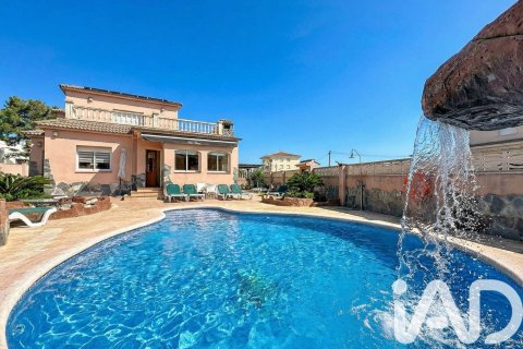 Дом с 5 спальнями в Эль-Вендреле, Таррагона, Каталония, Испания № 4645