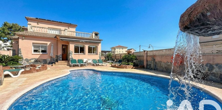 5 bedrooms house for sale in El Vendrell, Tarragona, Catalonia, Spain № 4645