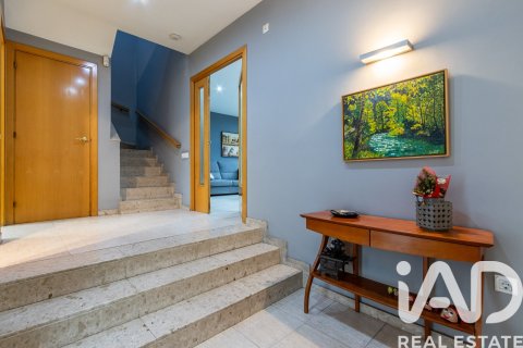 4 bedrooms townhouse for sale in La Roca Del Valles, Barcelona, Catalonia, Spain № 4647 - photo 2