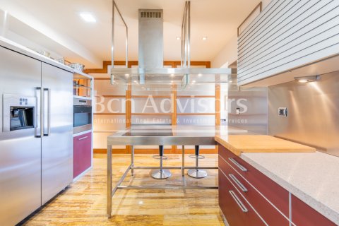 Купить квартиру в Барселона, Испания с 3 спальни, 221м², № 2844 - фото 19