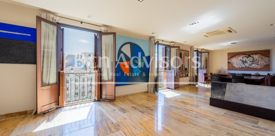 Квартира с 3 спальнями в Барселоне, Каталония, Испания № 2844