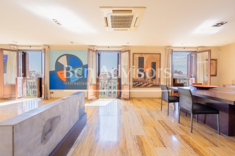 Купить квартиру в Барселона, Испания с 3 спальни, 221м², № 2844 - фото 2