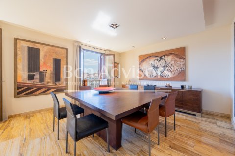 Купить квартиру в Барселона, Испания с 3 спальни, 221м², № 2844 - фото 4