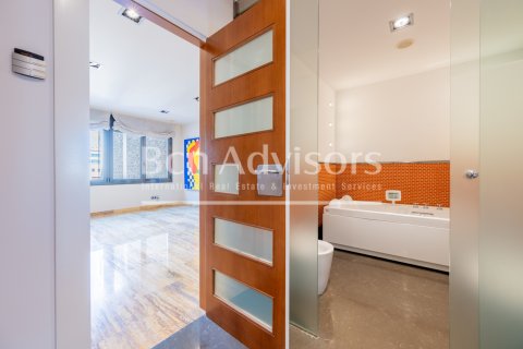 Купить квартиру в Барселона, Испания с 3 спальни, 221м², № 2844 - фото 29