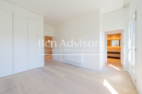 Купить пентхаус в Барселона, Испания с 3 спальни, № 2845 - фото 30