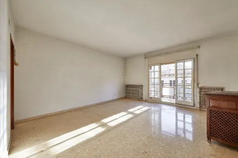 Apartamento de 4 dormitorios en venta en Barcelona, Cataluña, Spain № 6880 - foto 2