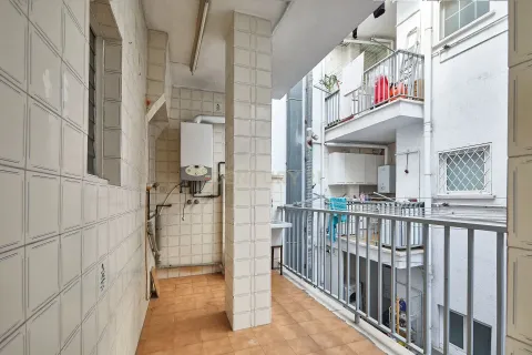 Apartamento de 4 dormitorios en venta en Barcelona, Cataluña, Spain № 6880 - foto 10
