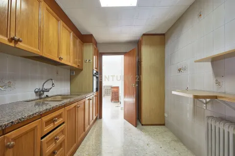 Apartamento de 4 dormitorios en venta en Barcelona, Cataluña, Spain № 6880 - foto 8