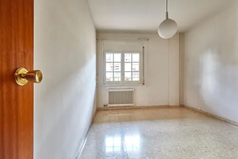 Apartamento de 4 dormitorios en venta en Barcelona, Cataluña, Spain № 6880 - foto 14