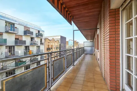 Apartamento de 4 dormitorios en venta en Barcelona, Cataluña, Spain № 6880 - foto 5