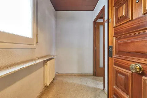 Apartamento de 4 dormitorios en venta en Barcelona, Cataluña, Spain № 6880 - foto 29