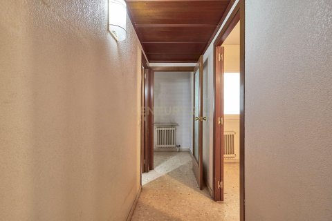 Apartamento de 4 dormitorios en venta en Barcelona, Cataluña, Spain № 6880 - foto 22