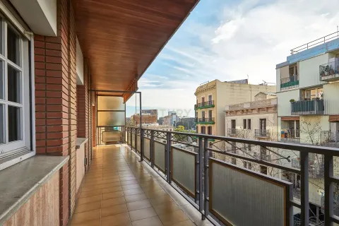 Apartamento de 4 dormitorios en venta en Barcelona, Cataluña, Spain № 6880