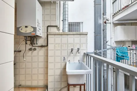 Apartamento de 4 dormitorios en venta en Barcelona, Cataluña, Spain № 6880 - foto 11