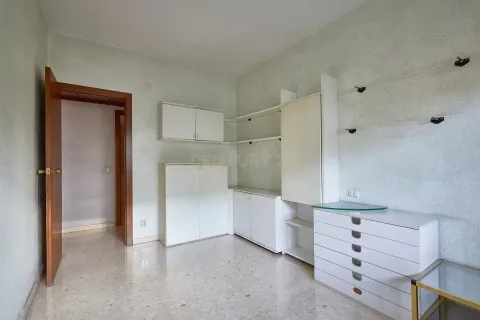 Apartamento de 4 dormitorios en venta en Barcelona, Cataluña, Spain № 6880 - foto 16