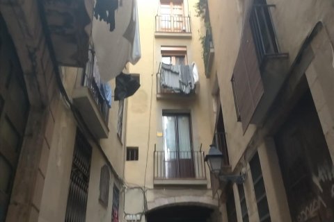 2 bedrooms commercial property for sale in Barcelona, Catalonia, Spain № 6886 - photo 3