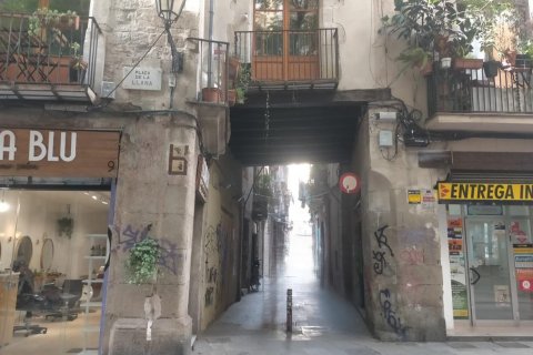 2 bedrooms commercial property for sale in Barcelona, Catalonia, Spain № 6886 - photo 9