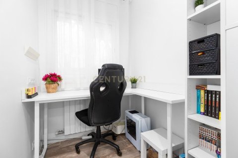 Apartamento de 3 dormitorios en venta en Mollet del Vallès, Barcelona, Cataluña, Spain № 6882 - foto 23