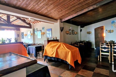 Купить кафе / ресторан в Рода де Бера, Испания 658м², № 4873 - фото 9