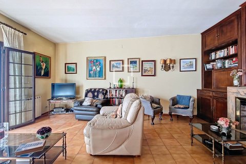 8 chambres villa à vendre à Vilanova i la Geltru, Barcelona, Catalonia, Spain № 3888 - photo 25