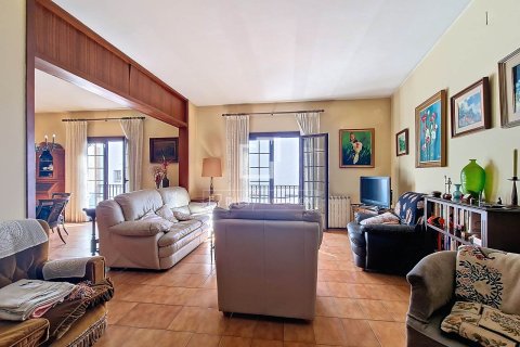 8 chambres villa à vendre à Vilanova i la Geltru, Barcelona, Catalonia, Spain № 3888 - photo 27