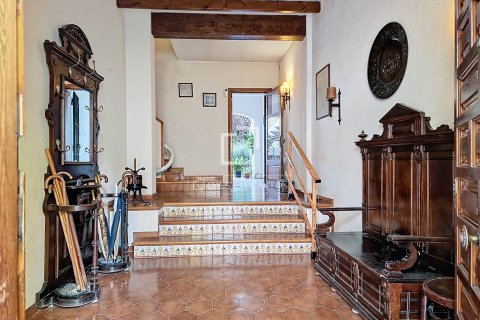 8 chambres villa à vendre à Vilanova i la Geltru, Barcelona, Catalonia, Spain № 3888 - photo 3