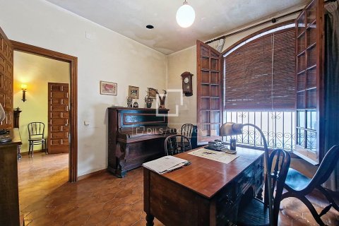 8 chambres villa à vendre à Vilanova i la Geltru, Barcelona, Catalonia, Spain № 3888 - photo 8