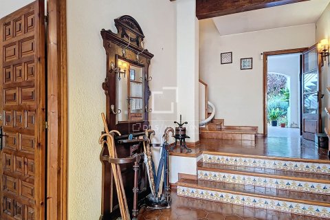 8 chambres villa à vendre à Vilanova i la Geltru, Barcelona, Catalonia, Spain № 3888 - photo 6