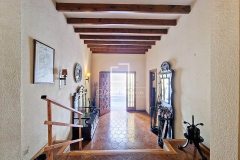 8 chambres villa à vendre à Vilanova i la Geltru, Barcelona, Catalonia, Spain № 3888 - photo 10