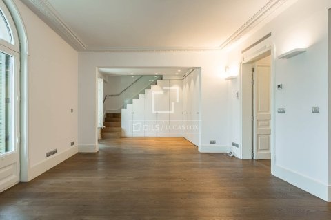 2 chambres penthouse à vendre à Barcelona, Catalonia, Spain № 3889 - photo 4