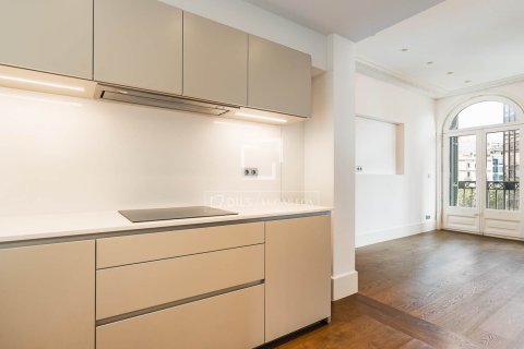 2 chambres penthouse à vendre à Barcelona, Catalonia, Spain № 3889 - photo 15