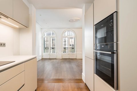 2 chambres penthouse à vendre à Barcelona, Catalonia, Spain № 3889 - photo 14