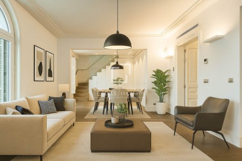 2 chambres penthouse à vendre à Barcelona, Catalonia, Spain № 3889 - photo 2