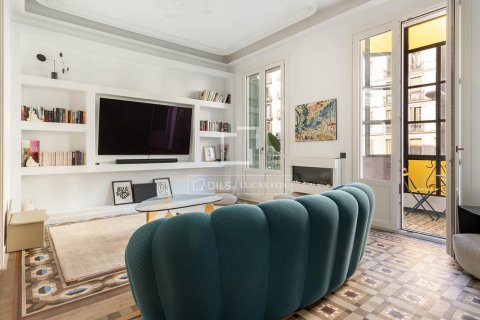 Apartamento de 3 dormitorios en venta en Barcelona, Cataluña, Spain № 4164 - foto 14