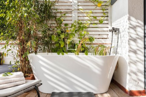 Apartamento de 3 dormitorios en venta en Barcelona, Cataluña, Spain № 4164 - foto 8