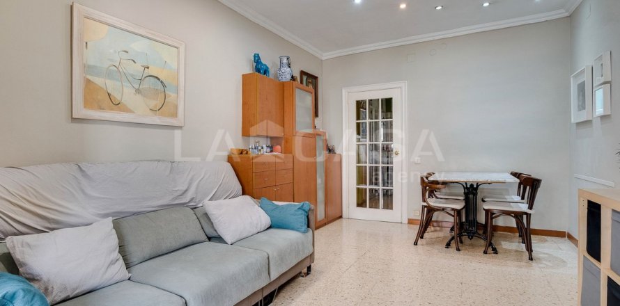 Квартира с 3 спальнями в Эшампле, Барселона, Каталония, Испания № 2053