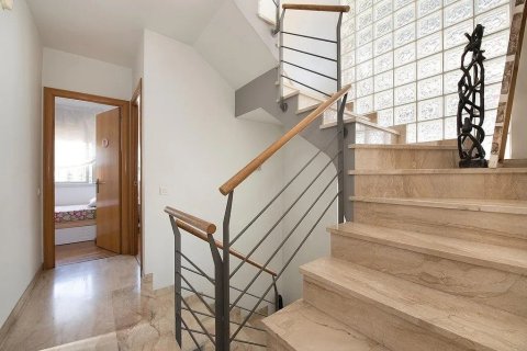 Купить таунхаус в Кастельдефельс, Испания с 5 комнат, № 1401 - фото 13