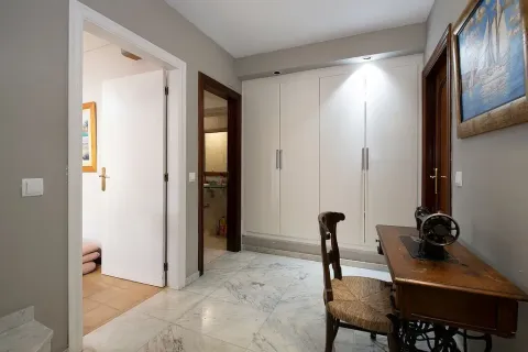 Купить дом в Кастельдефельс, Испания с 7 комнат, № 1400 - фото 17